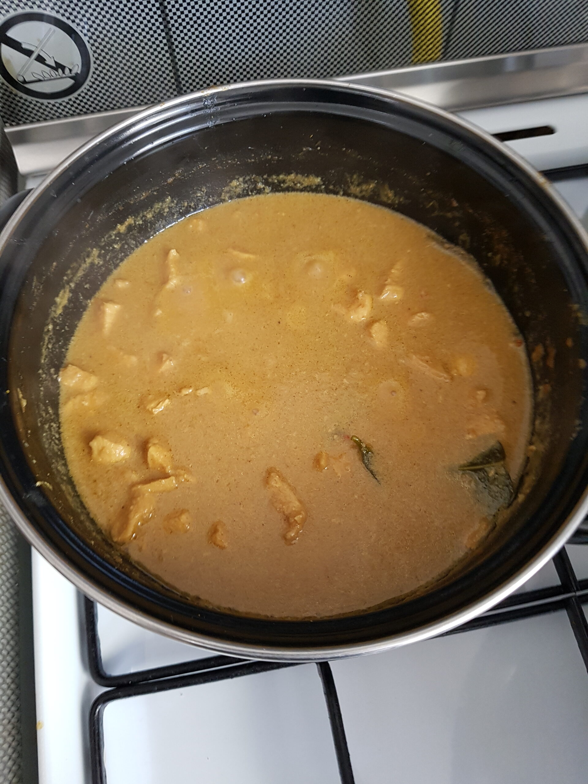 Ajam Opor (Indische kip met santen)